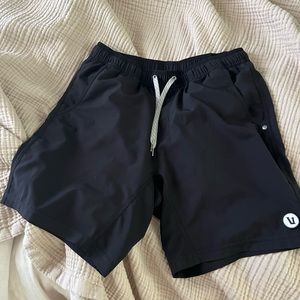 Vuori 7” Kore Shorts Lined